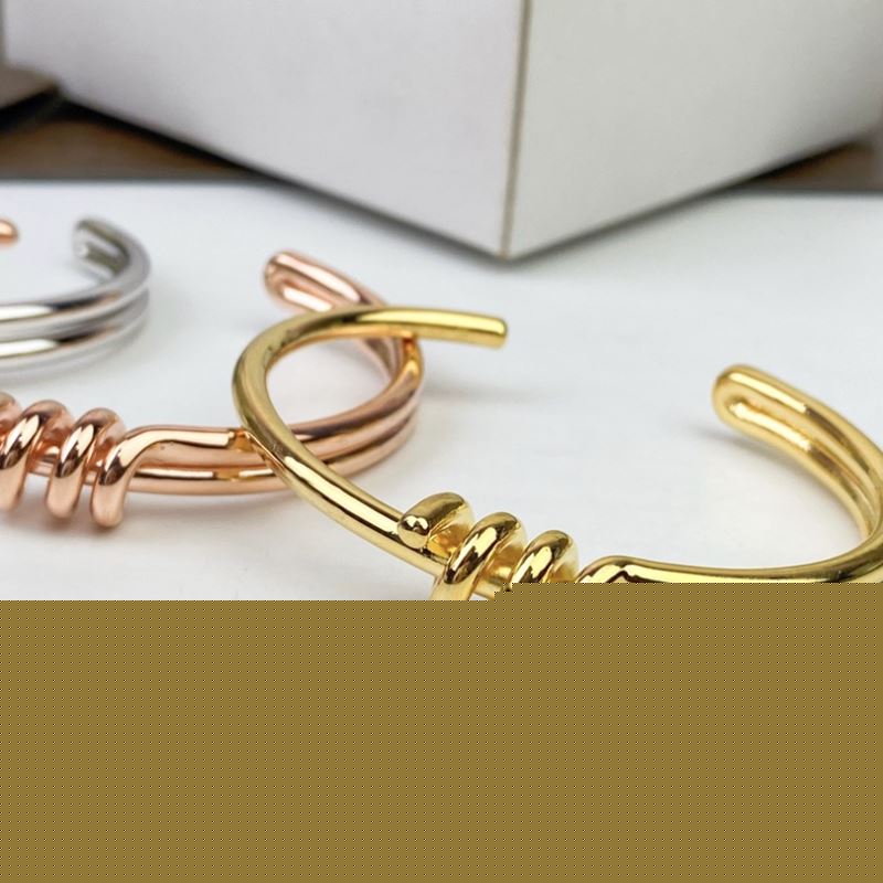 Ce**e bracelets